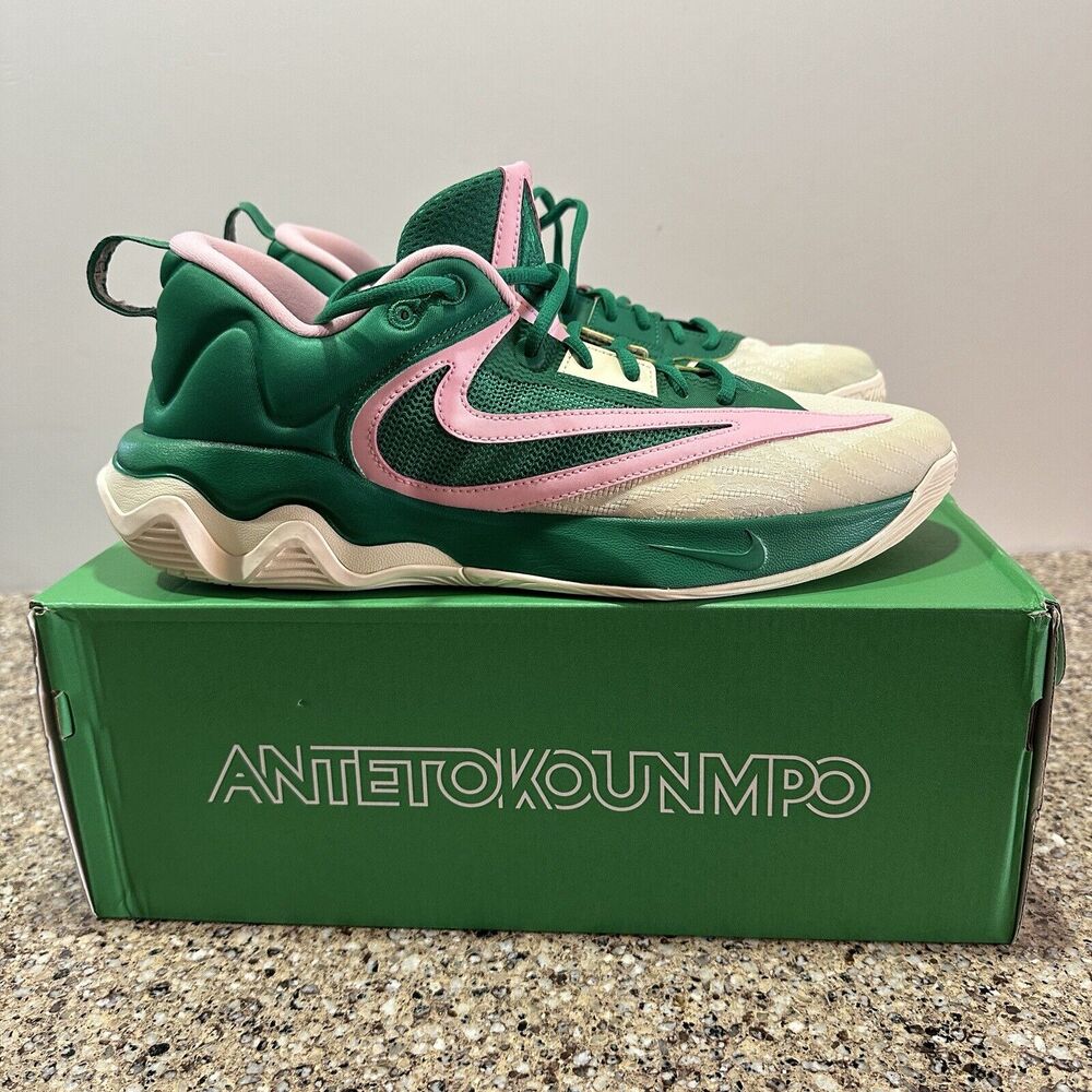 Nike Giannis Immortality 3 Men's Size 11 Green Pink Basketball Shoes DZ7533-300